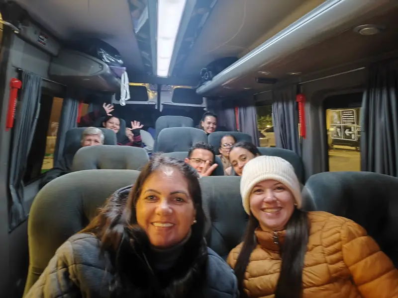 Passageiras da Top Van a bordo